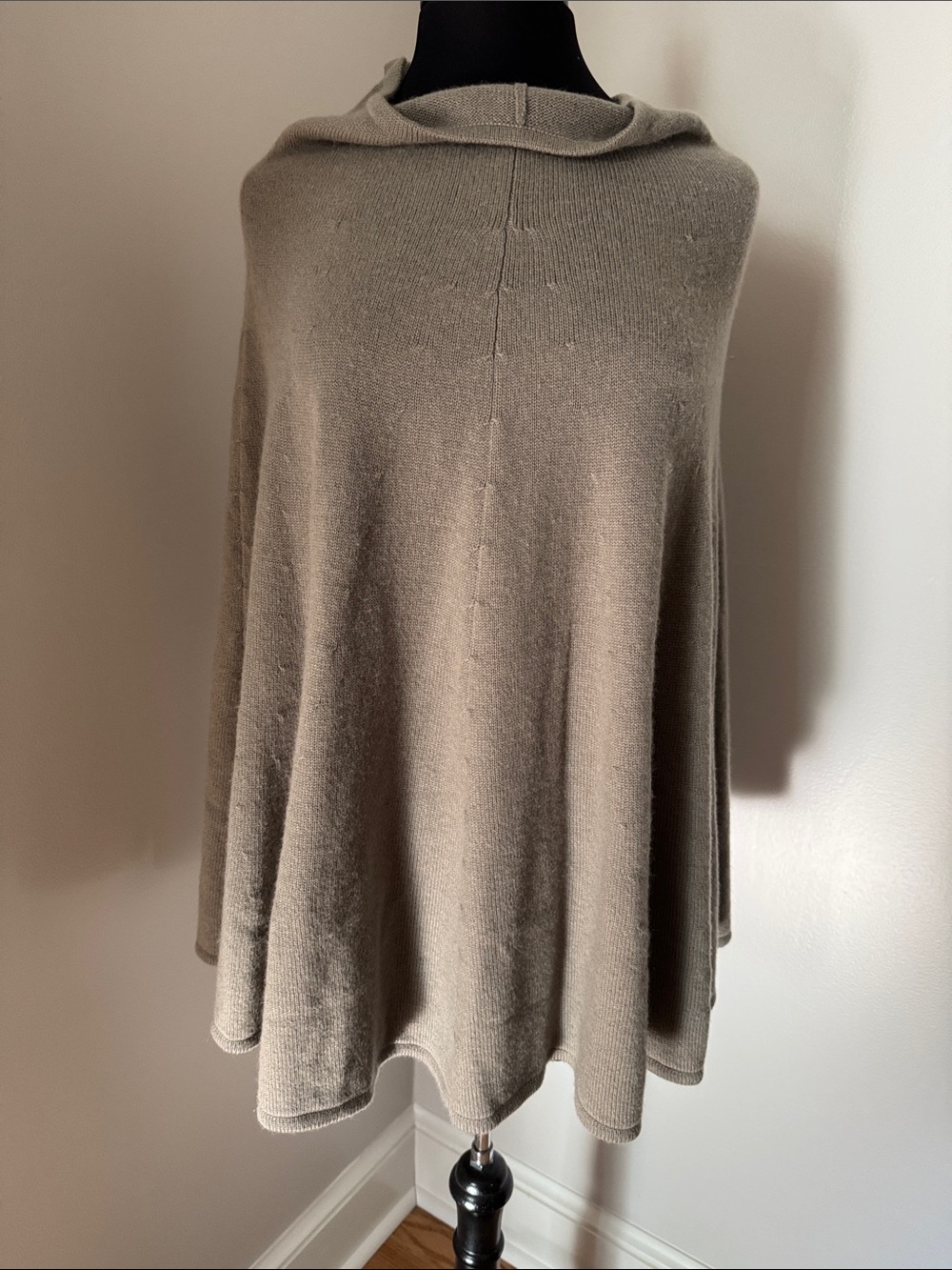 Loro Piana Taupe Cashmere Poncho Sweater EUC Size 38